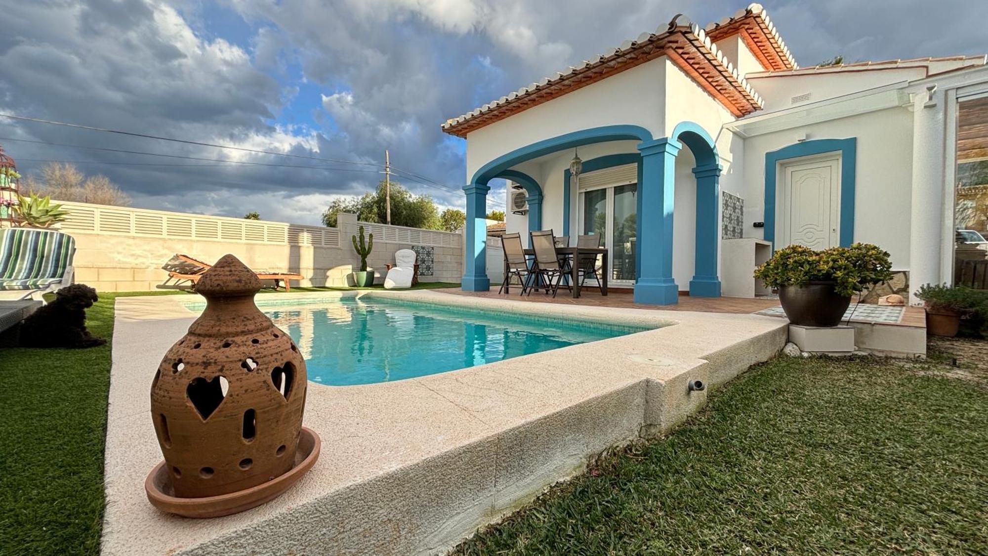 Hébergement de vacances Precioso Independiente En Con Piscina Dénia