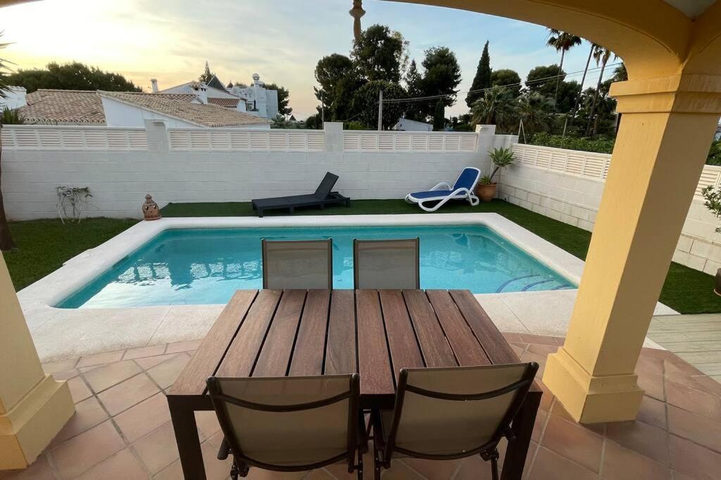 Hébergement de vacances Precioso Independiente En Con Piscina