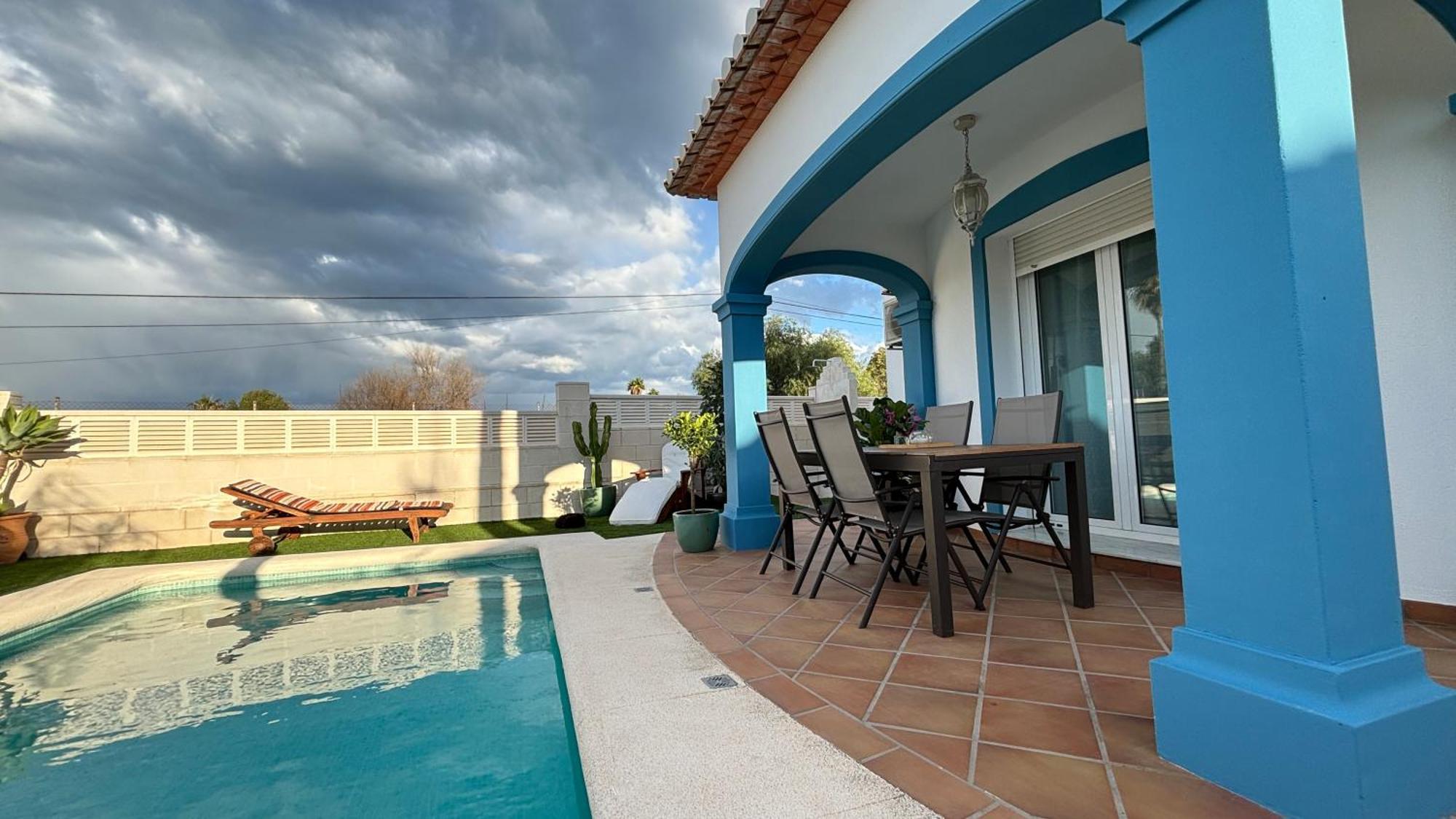 Precioso Independiente En Con Piscina Hébergement de vacances *