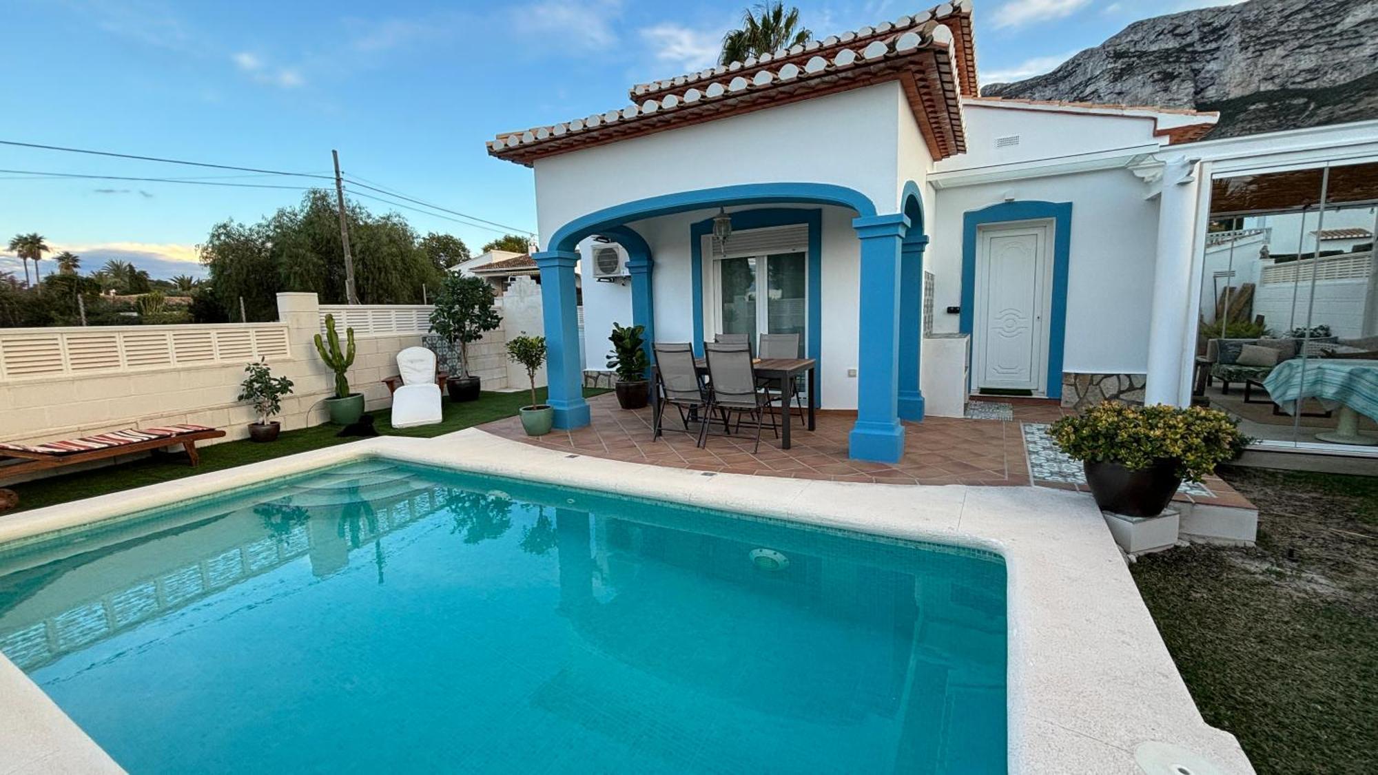 Precioso Independiente En Con Piscina Hébergement de vacances